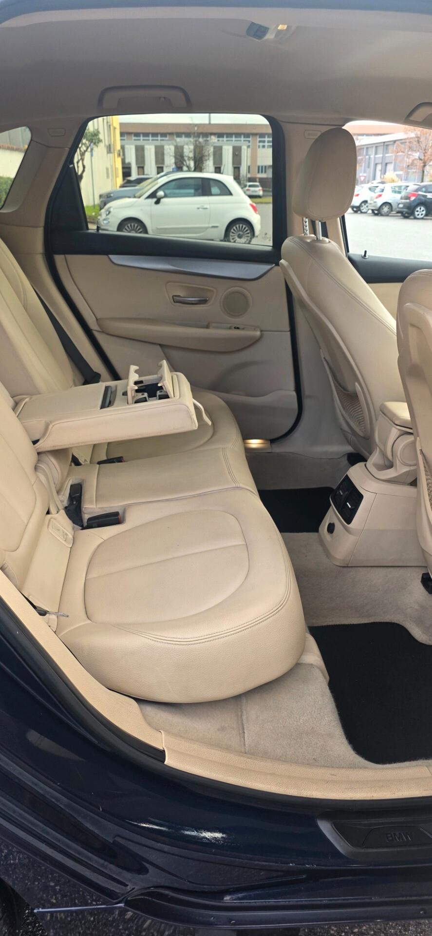 Bmw 216d Tourer Luxury neopatentati euro6b