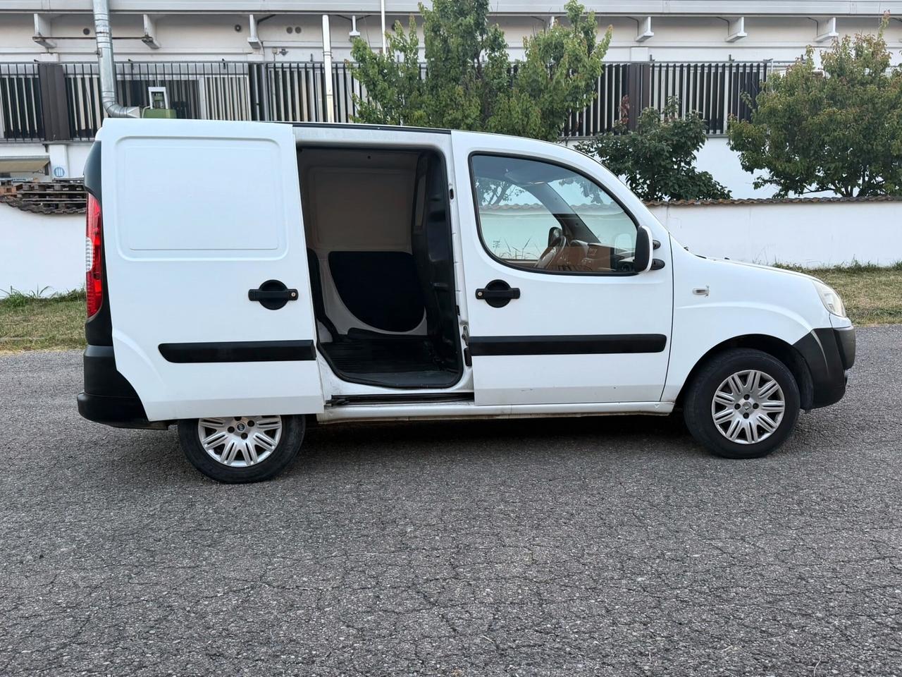 FIAT DOBLO 1.6 BENZINA METANO CON CLIMA