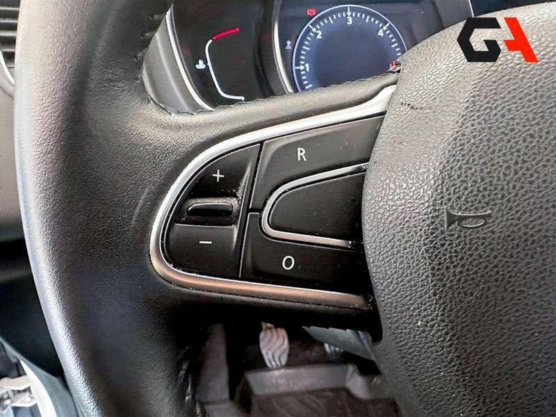 Renault Scénic Blue dCi 120 CV Business n1autocarro