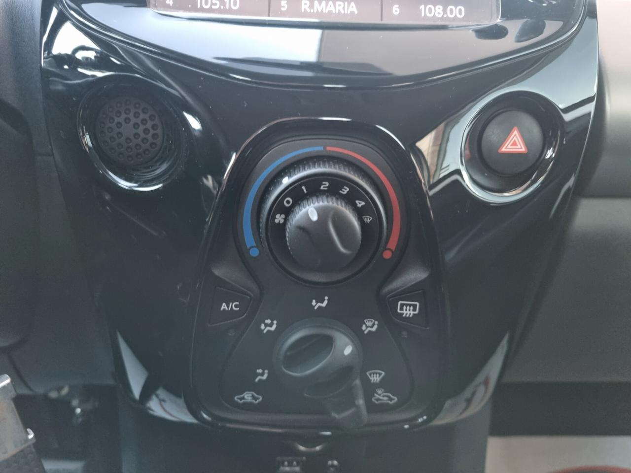 Citroen C1 VTi 68 ETG 5 porte Shine