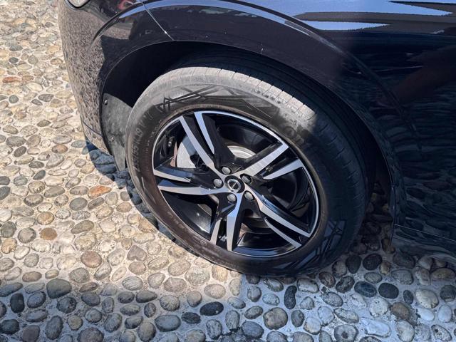 VOLVO XC60 B4 (d) AWD automatico Plus Dark