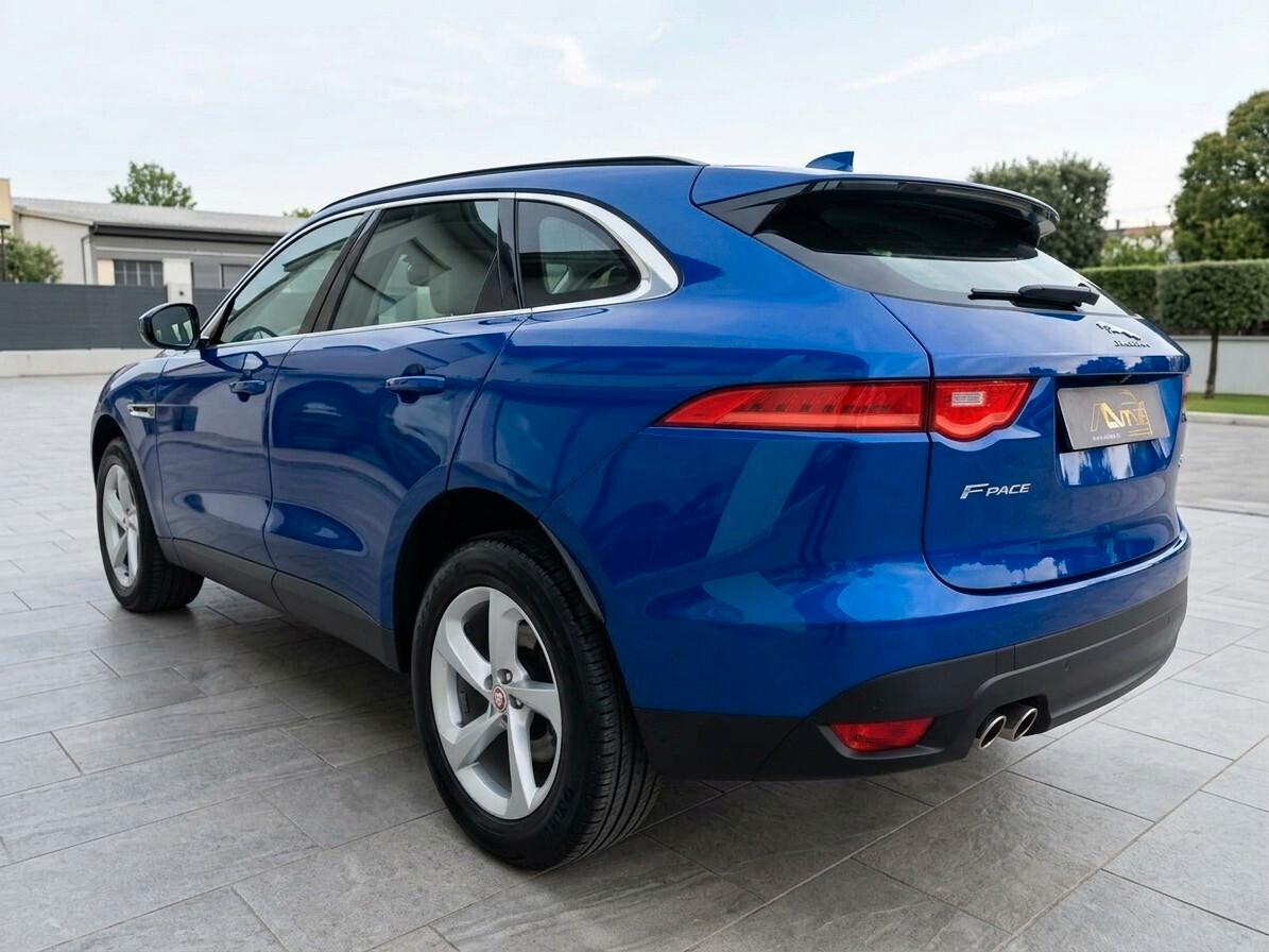 Jaguar F-Pace 2.0 D 180 CV AWD automatica Prestige