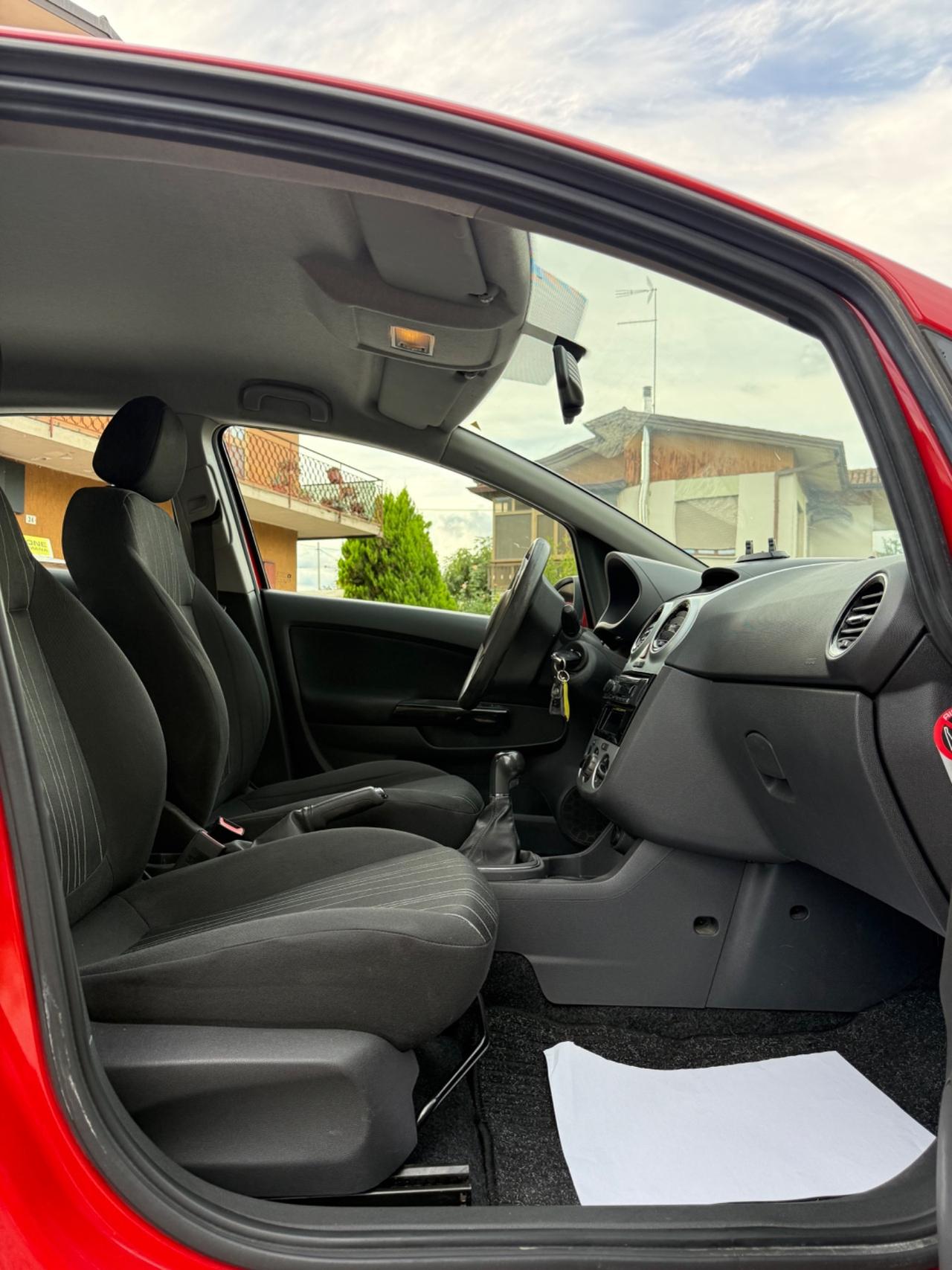 Opel Corsa 1.2 5 porte Cosmo