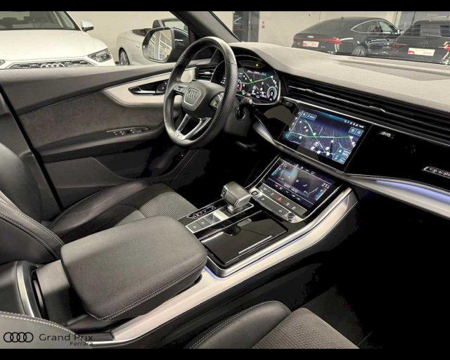 AUDI Q8 45 TDI quattro tiptronic Sport