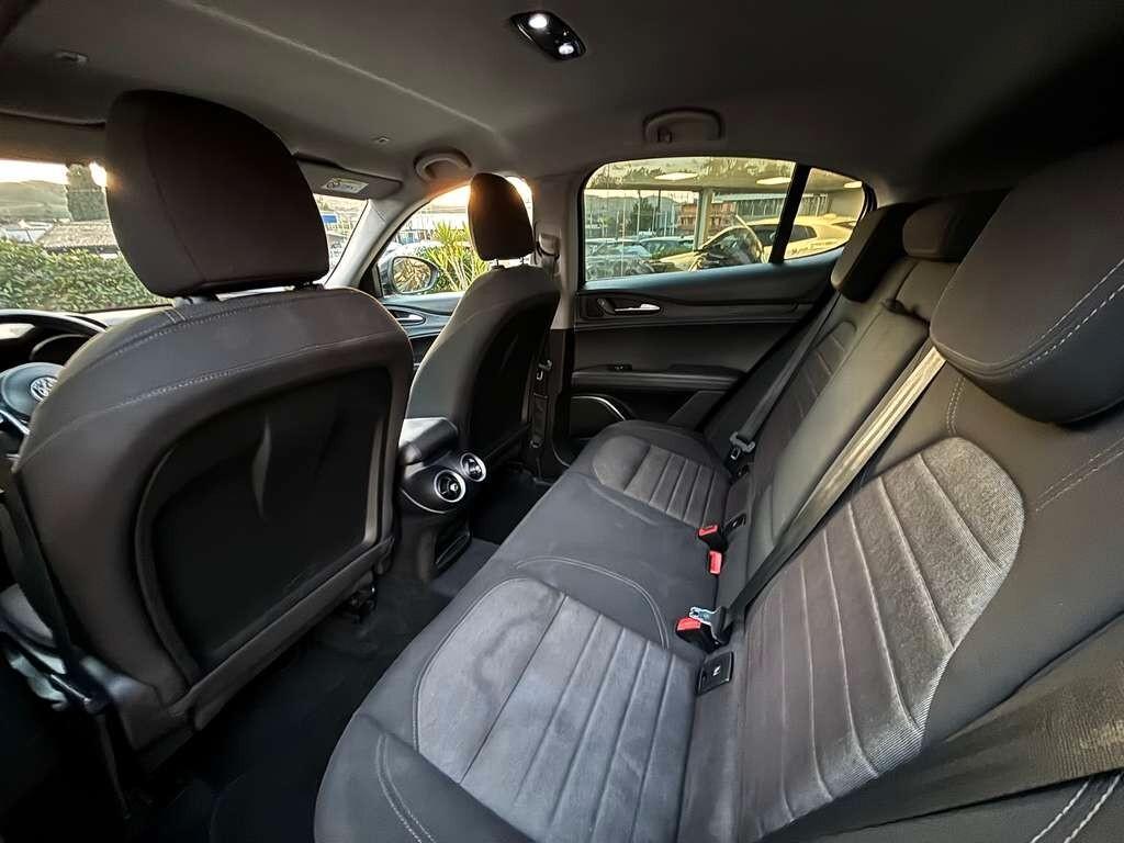Alfa Romeo Stelvio 2.2 Turbodiesel 160 CV 2019/ 142.000 KM Tua a soli 199 Euro al mese