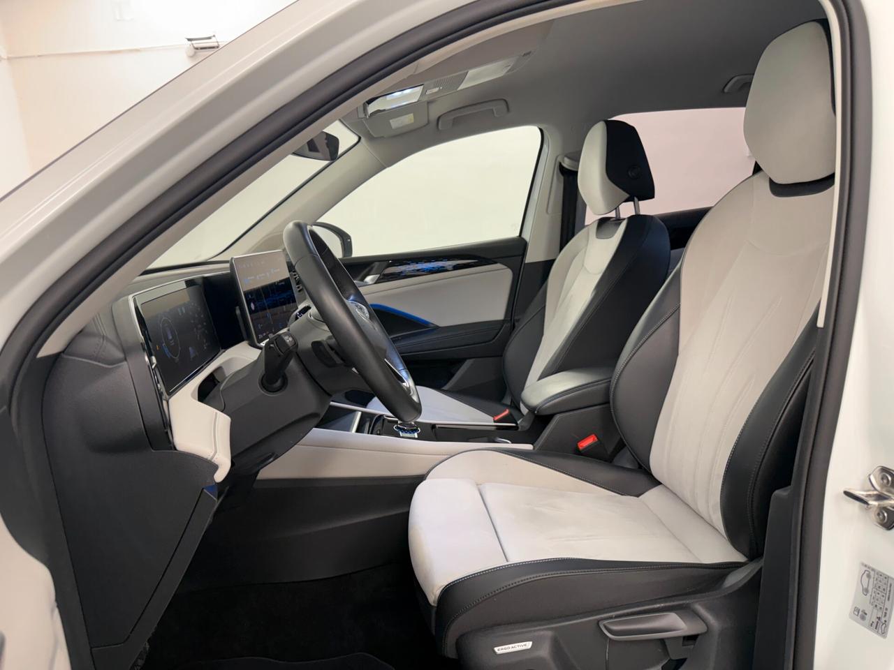 Volkswagen Tiguan 2.0 TDI 150 CV DSG Elegance led gancio elettrico adattivo retrocamera