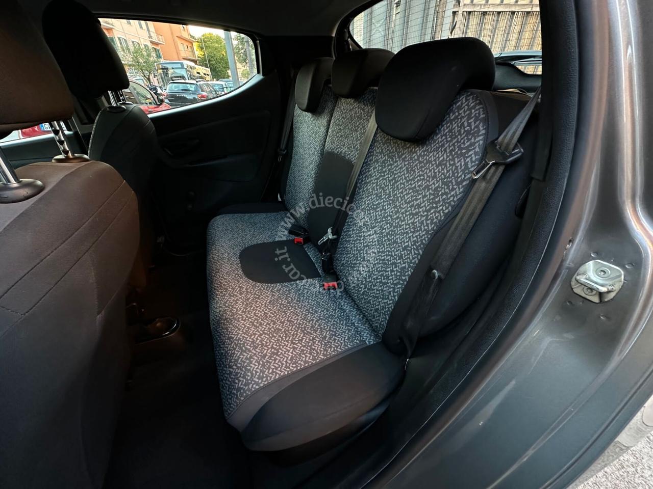 Lancia Ypsilon 1.0 FireFly 5 porte S&S Hybrid Ecochic Gold