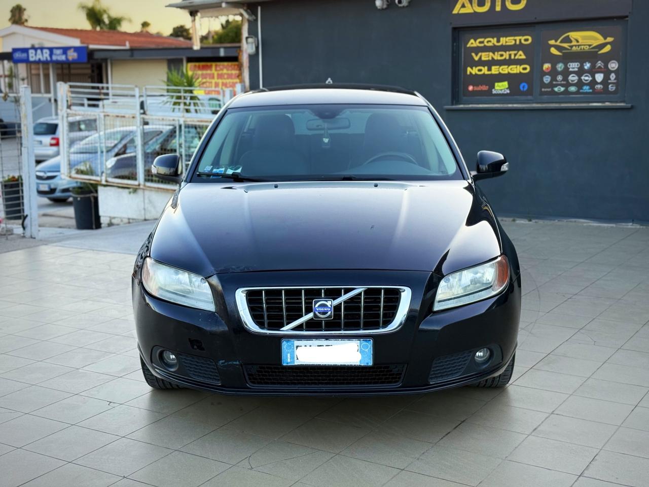 Volvo V70 2.4 D5 Summum Garanzia 12 Mesi