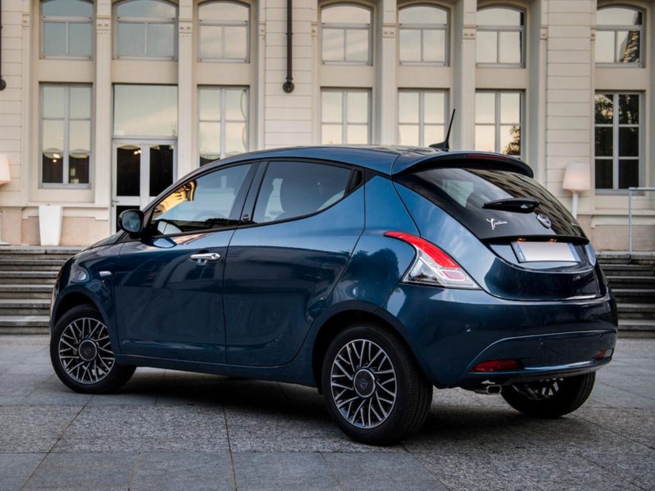 Lancia Ypsilon 1.0 FireFly 5 porte S&S Hybrid Ecochic Gold