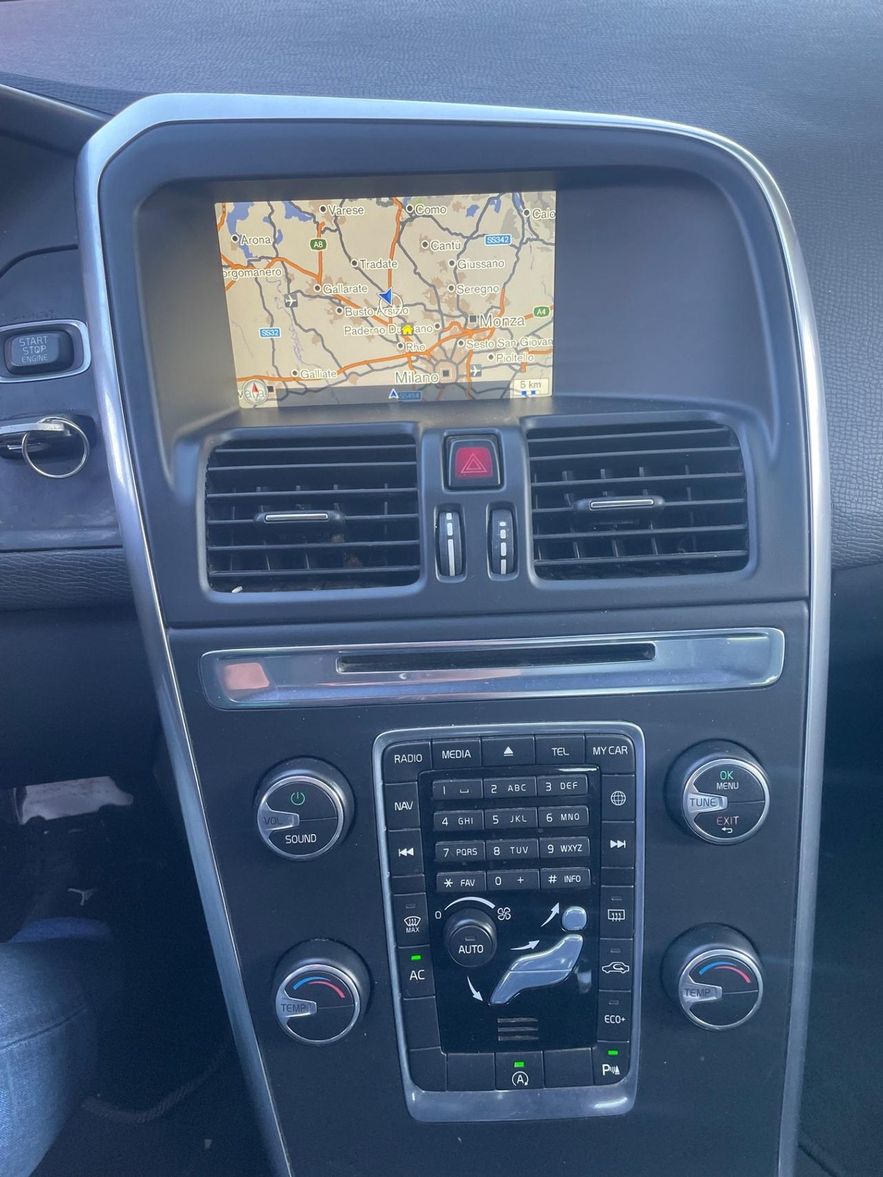 Volvo XC 60 XC60 D3 Geartronic R-design Kinetic
