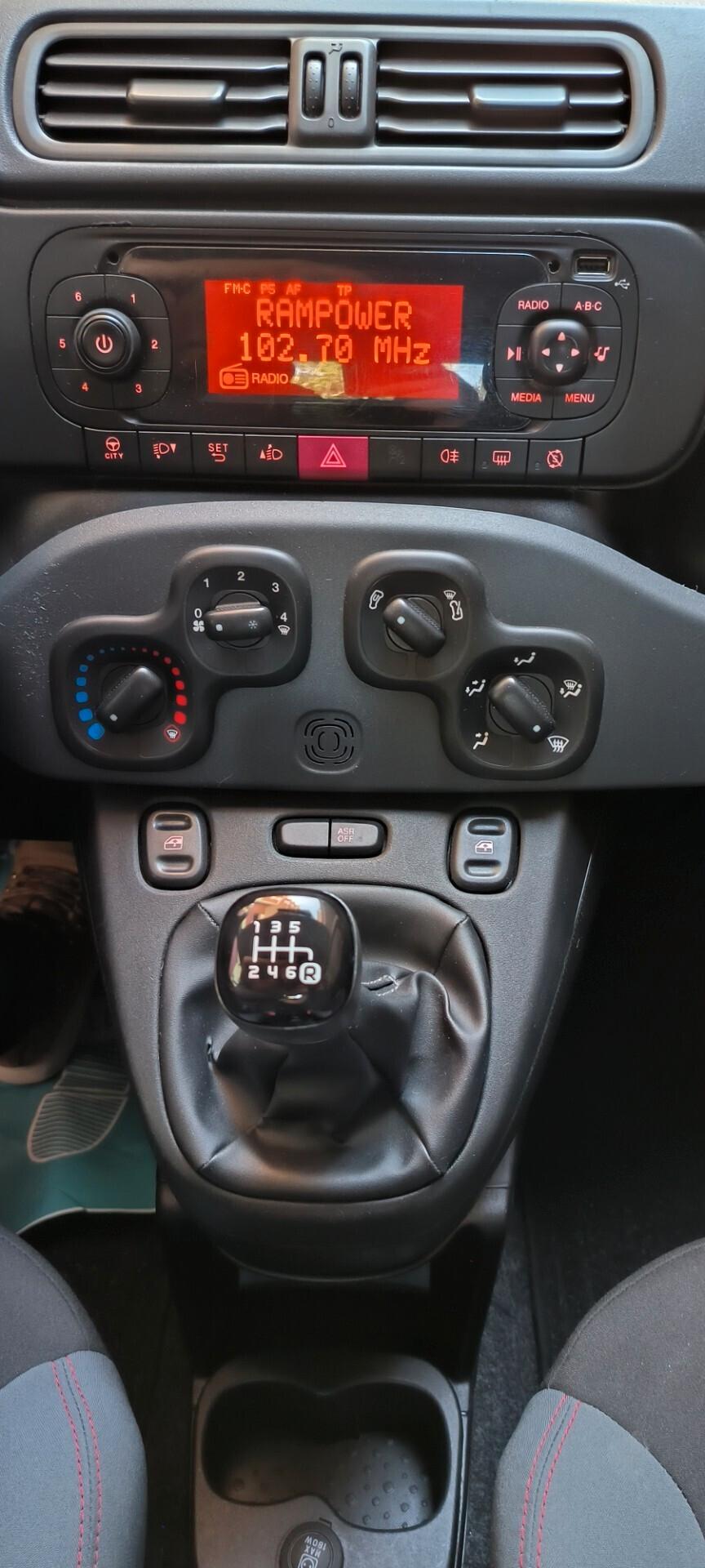 Fiat Panda 1.0 FireFly S&S Hybrid passaggio in omaggio per luglio