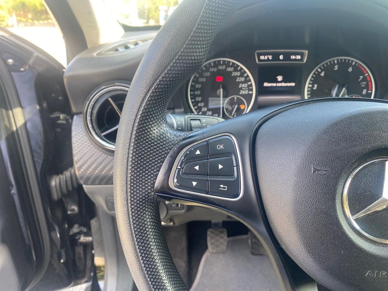Mercedes-Benz GLA 180 CDI Sport GLA 180 #7230