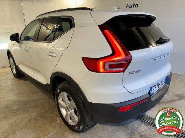 VOLVO XC40 T3 Momentum