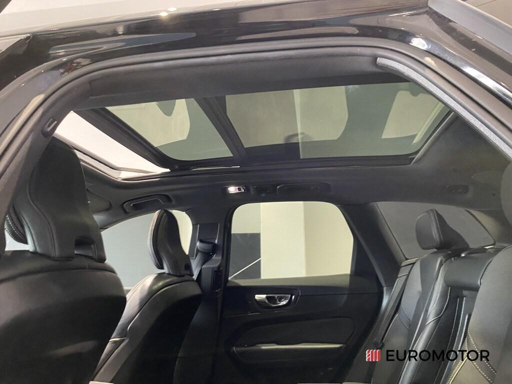 Volvo XC60 2.0 B4 R-Design AWD Geartronic