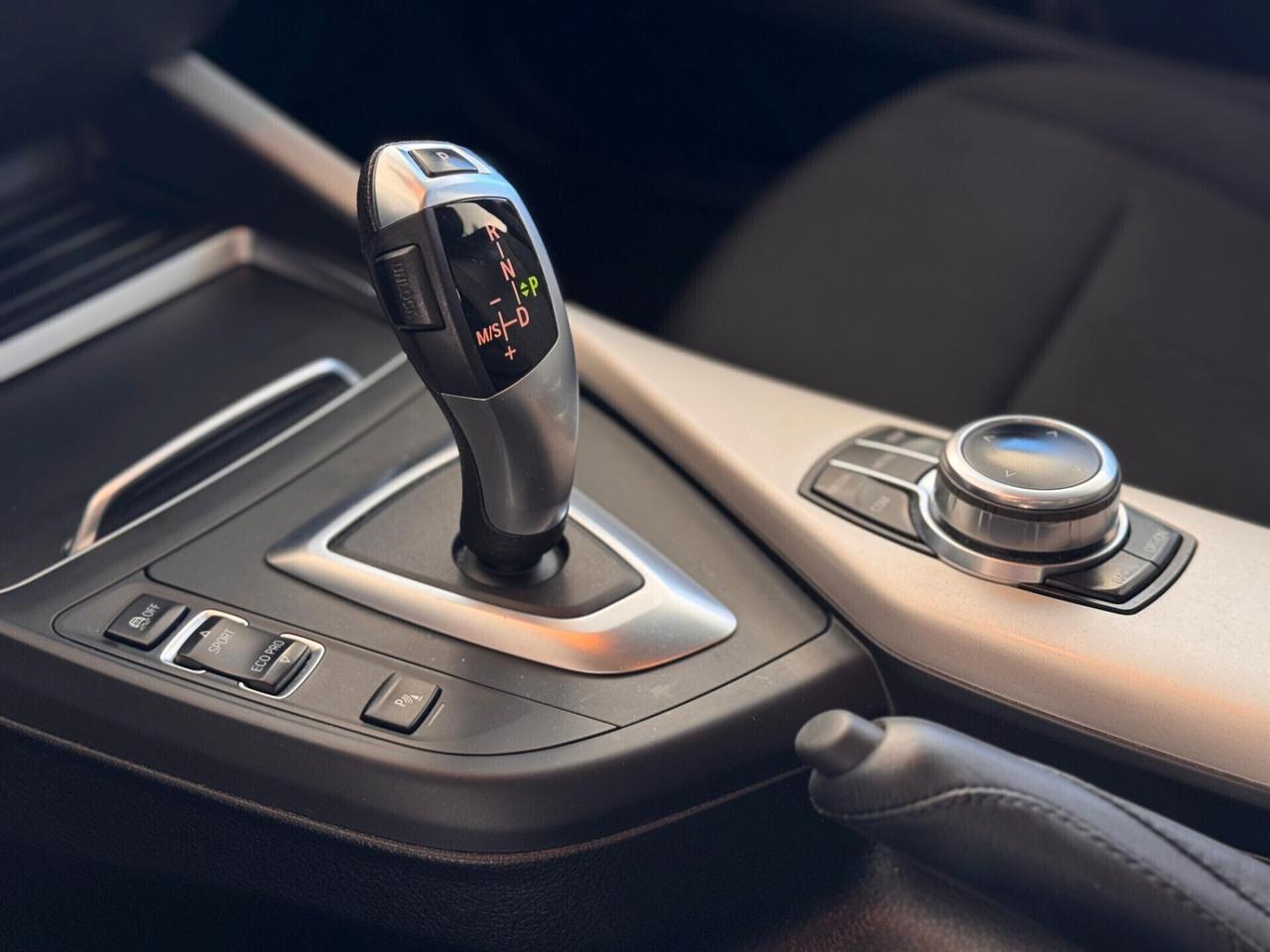 Bmw 116 116d 5p. Urban