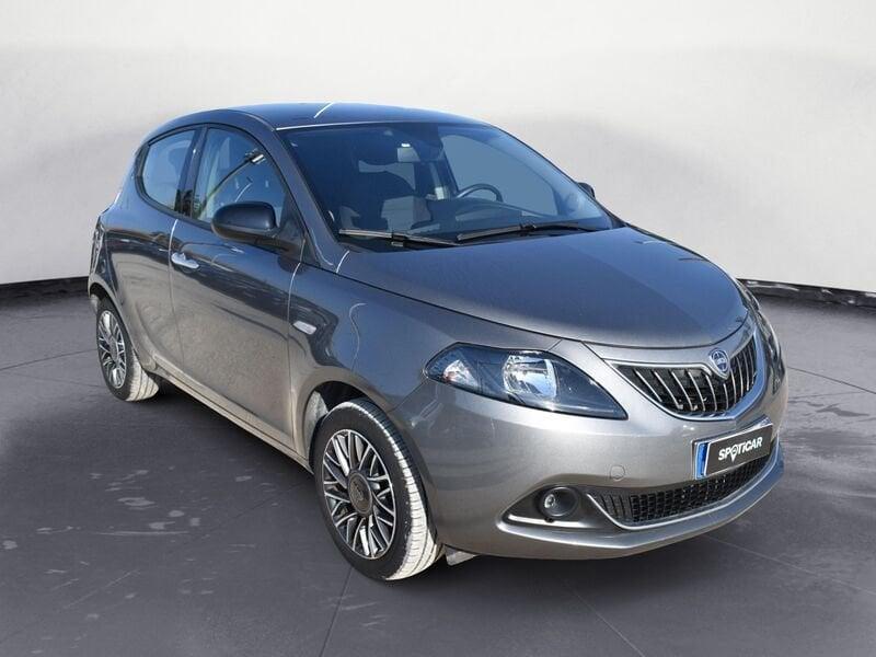 Lancia Ypsilon 1.0 FireFly 5 porte S&S Hybrid Platino