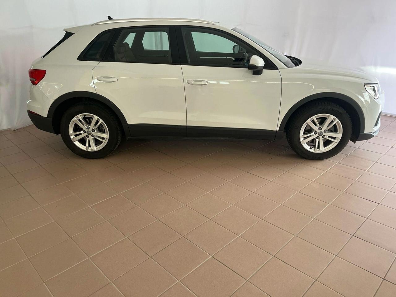 Audi Q3 35 TDI S tronic Business