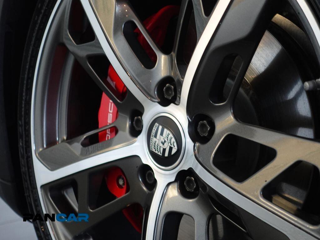 Porsche Taycan 4S Cross Turismo