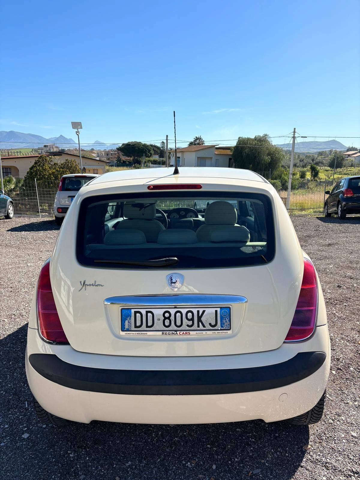 Lancia Ypsilon 1.2 Oro Giallo