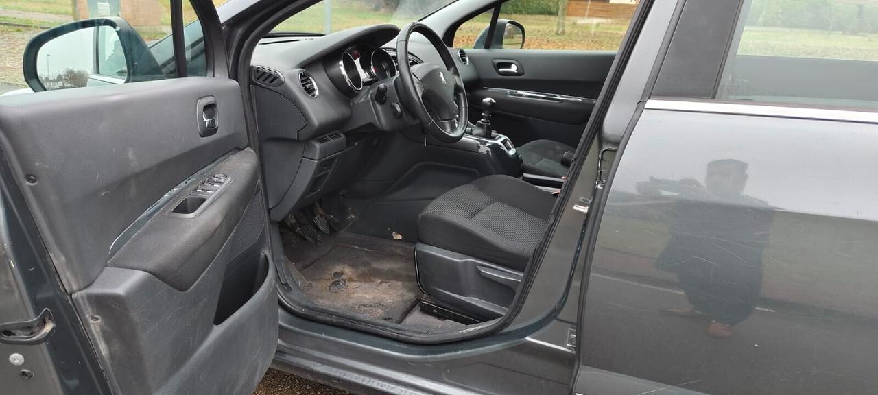 Peugeot 5008 1.6 HDi 112CV Business