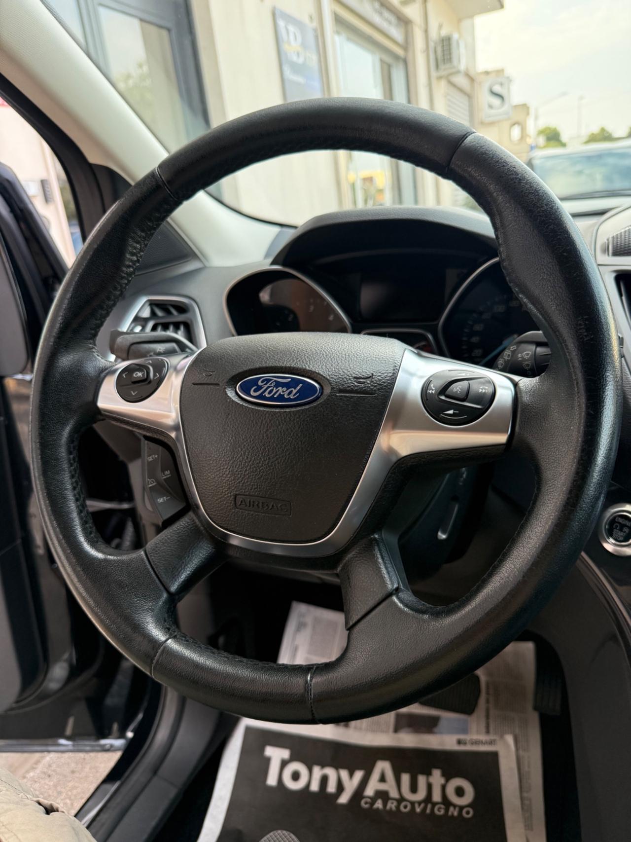 Ford Kuga 2.0 tdci Titanium 4wd 140cv powershift NAVI,PELLE,CAMBIO AUTOMATICO SOSTITUITO NUOVO 05/2025