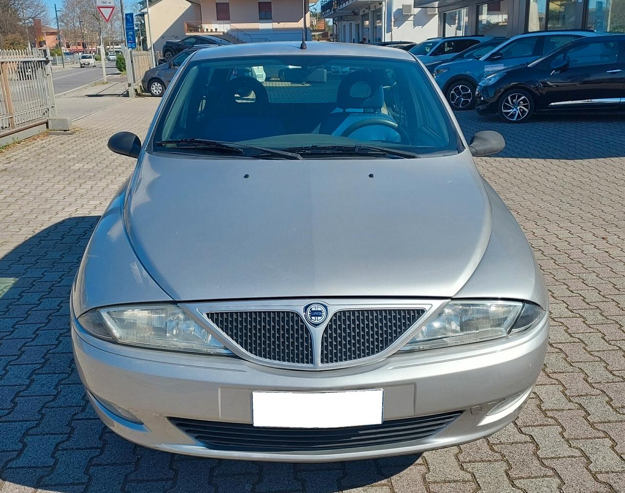 Lancia Y 1.2i cat Unica