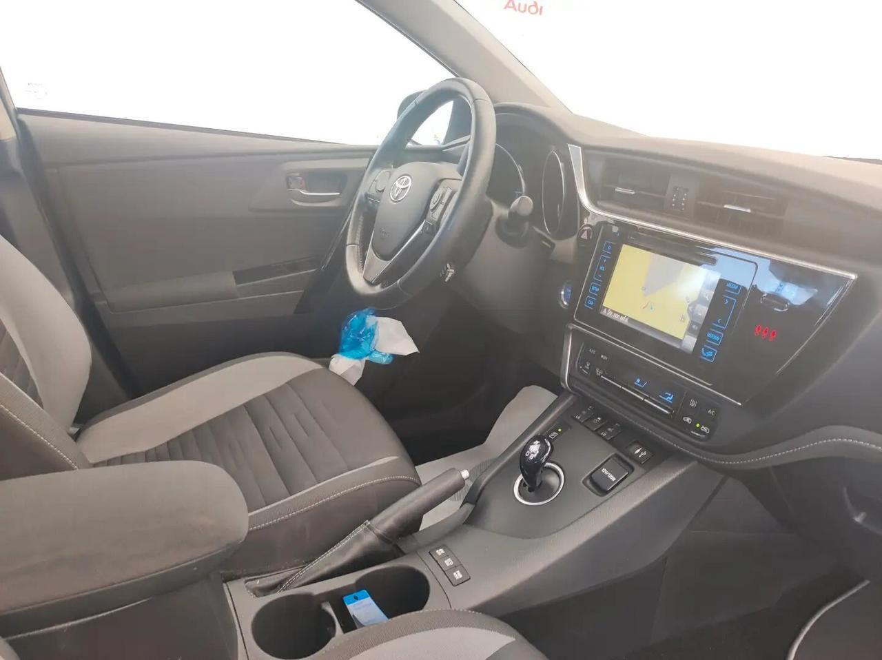 Toyota Auris 1.8 Hybrid Business