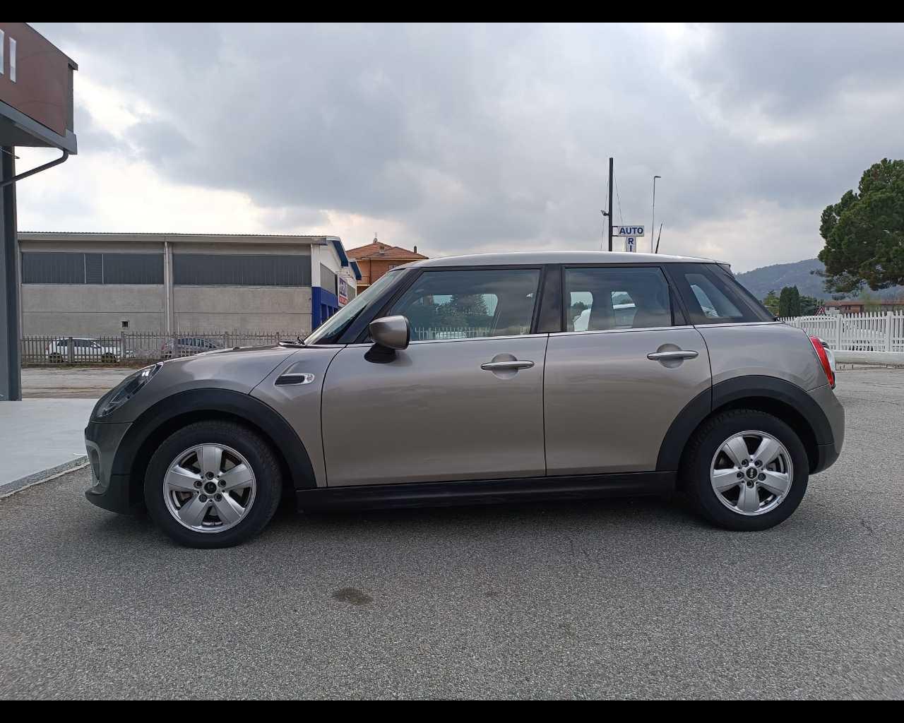 MINI Mini IV F55 2018 5p - Mini 5p 1.5 Cooper Business auto