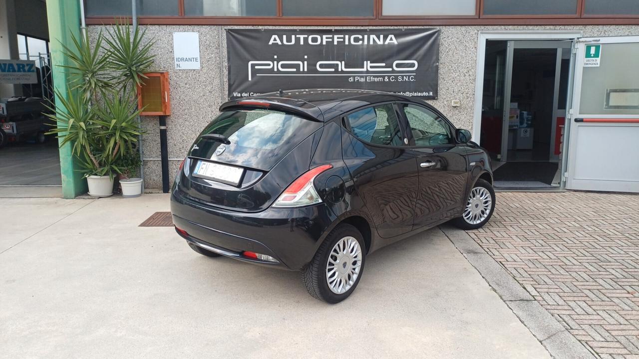Lancia Ypsilon 1.2 69 CV 5 porte GPL Ecochic Silver OK Neopatentati