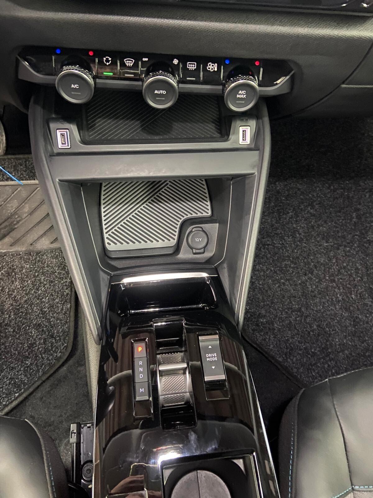 Citroen C4 BlueHDi 130 S&S EAT8 Shine