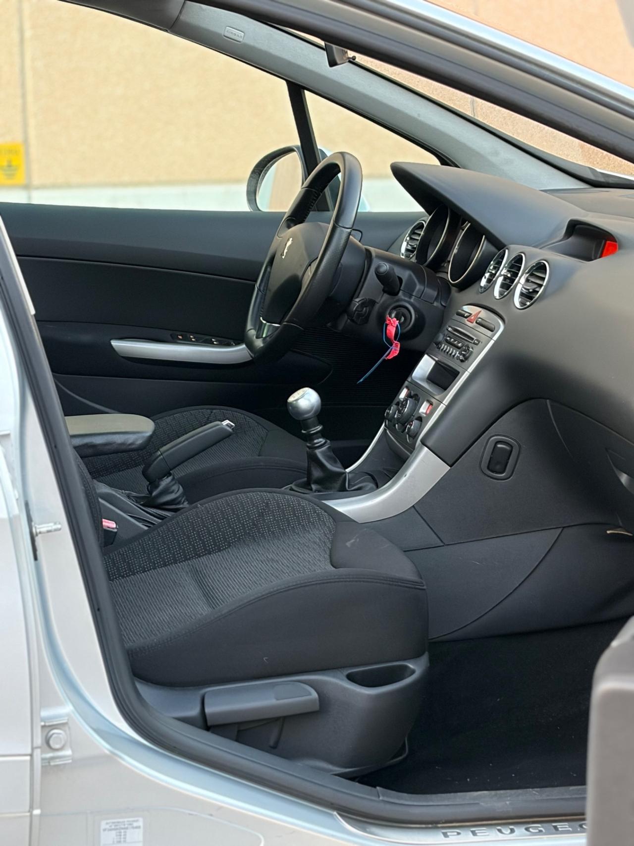 Peugeot 308 1.6d tettto 6 marce auto ok anno 2010 euro5
