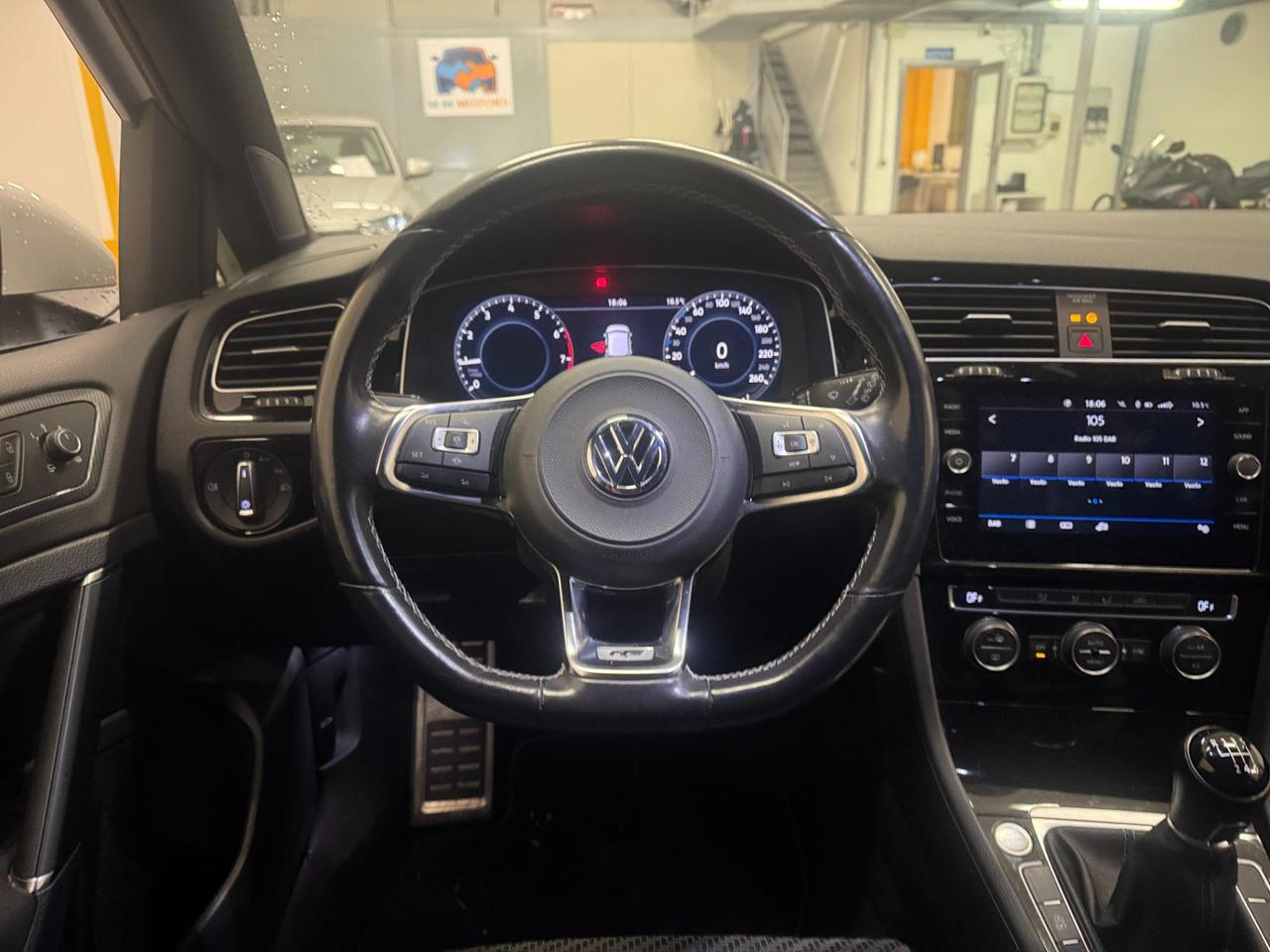 Volkswagen Golf 5 Porte Golf 5p 1.0 tsi Sport 115cv R LINE