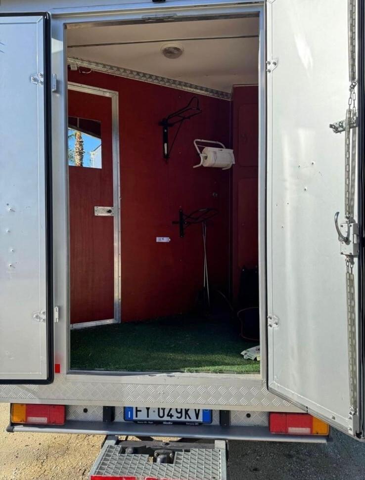 Iveco Daily 50 C11 trasporto per 3 cavalli patente B