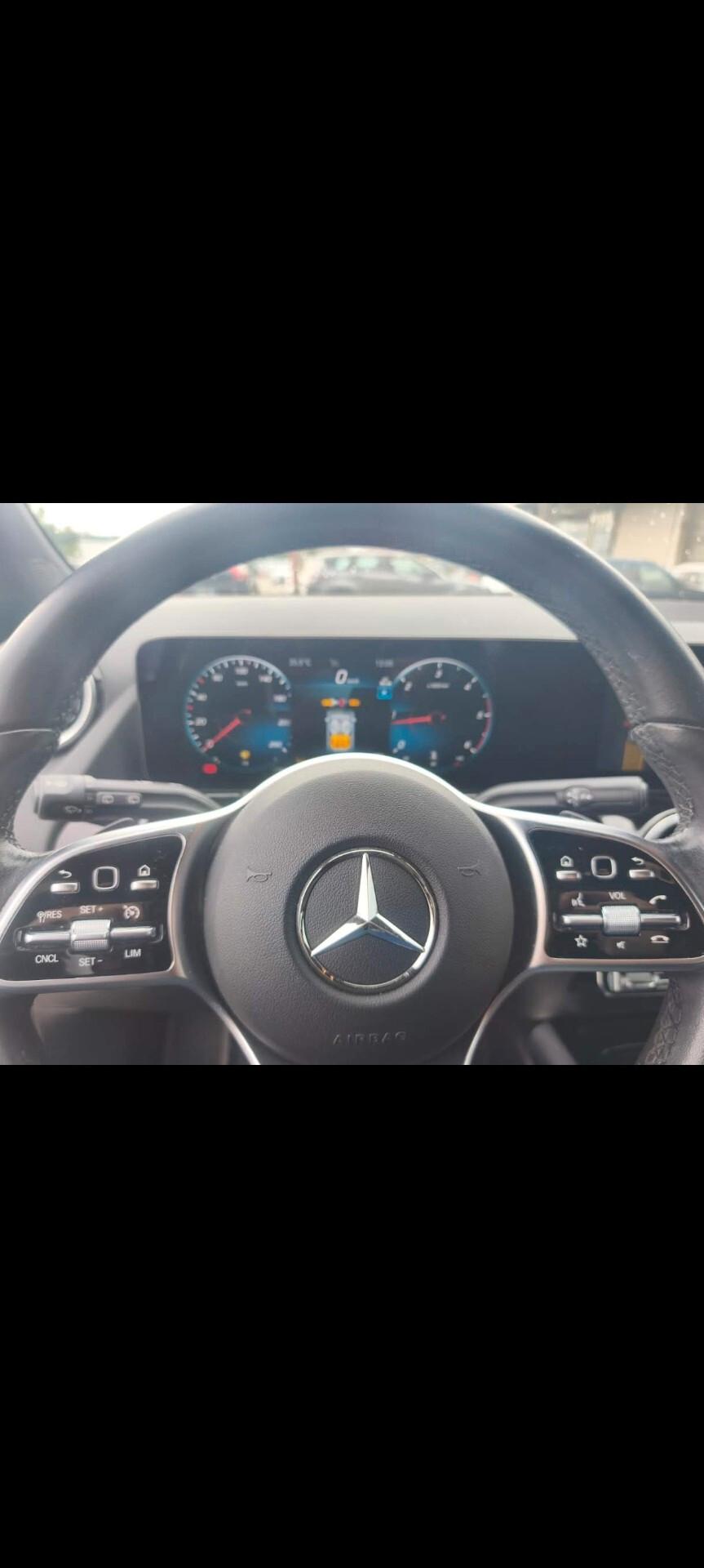 MERCEDES GLA SPORT PLUS 2.0 CDI 116cv 09/2022 KM 97000