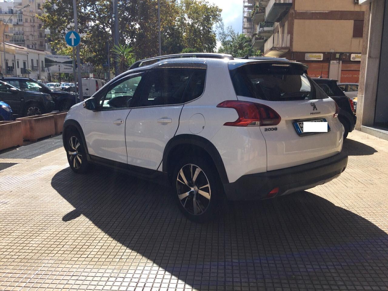 Peugeot 2008 BlueHDi 100 S&S Allure