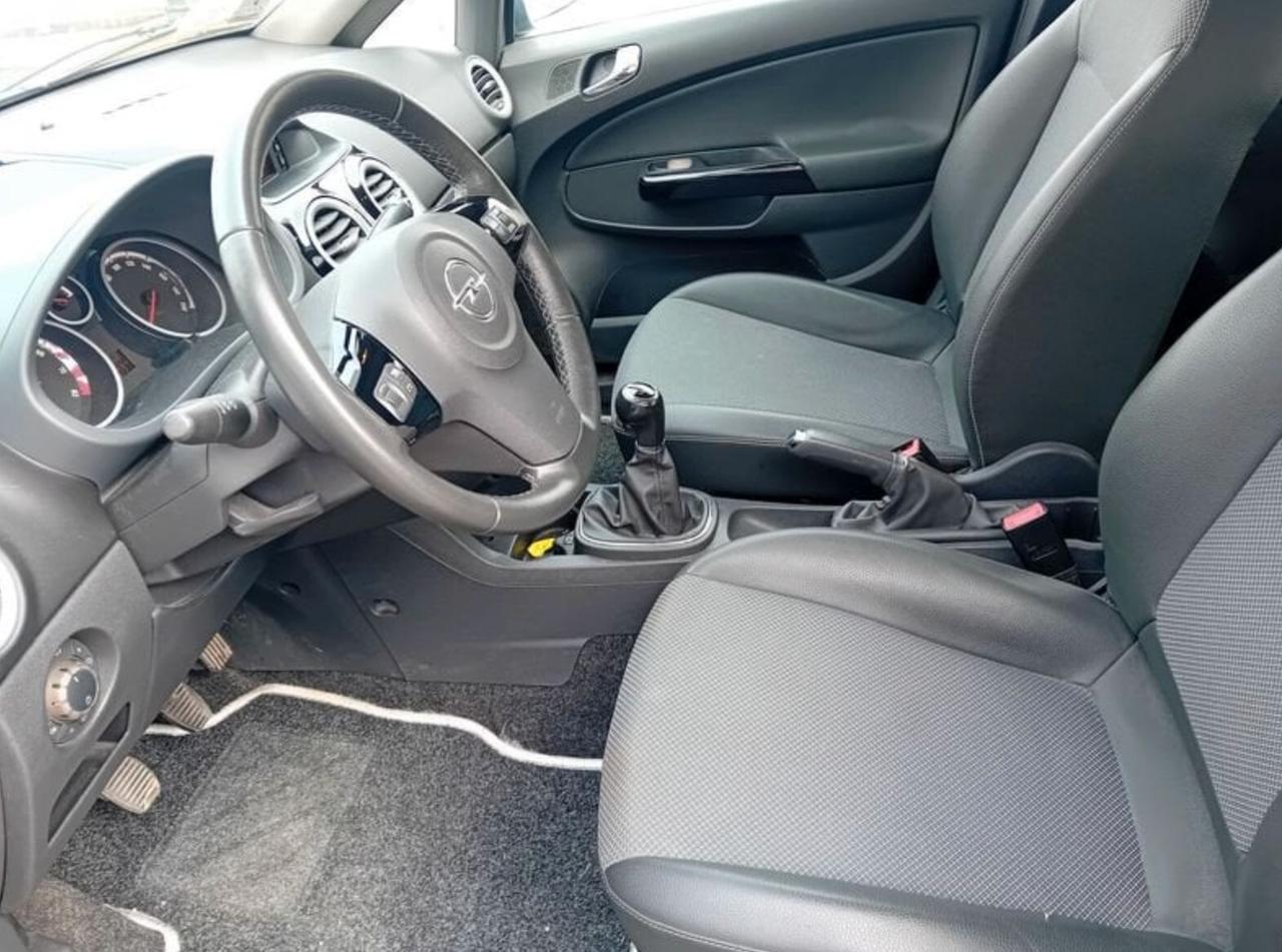 Opel Corsa 1.2 5 porte Cosmo