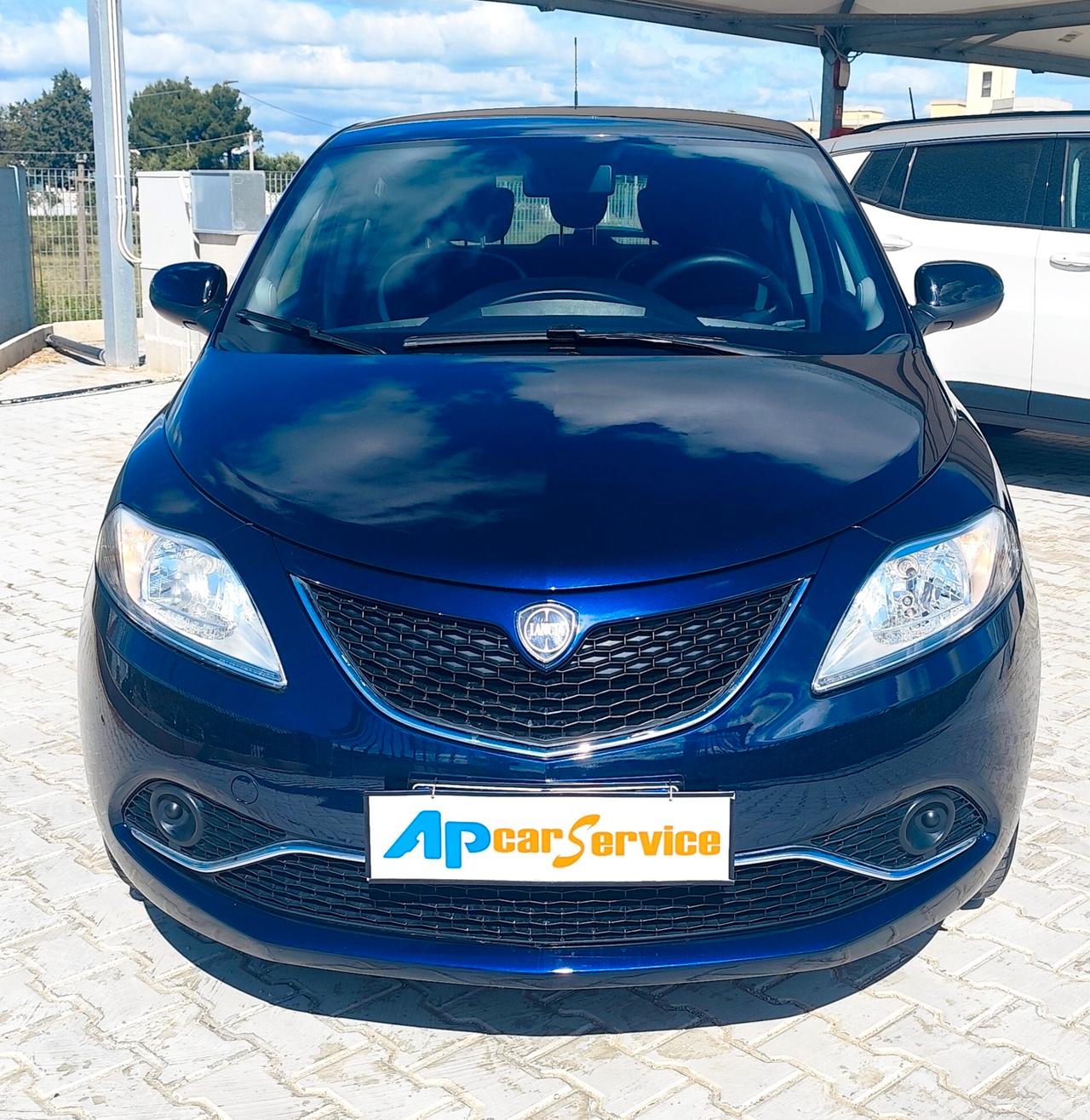 Lancia Ypsilon 1.2 69 CV 5 porte Silver