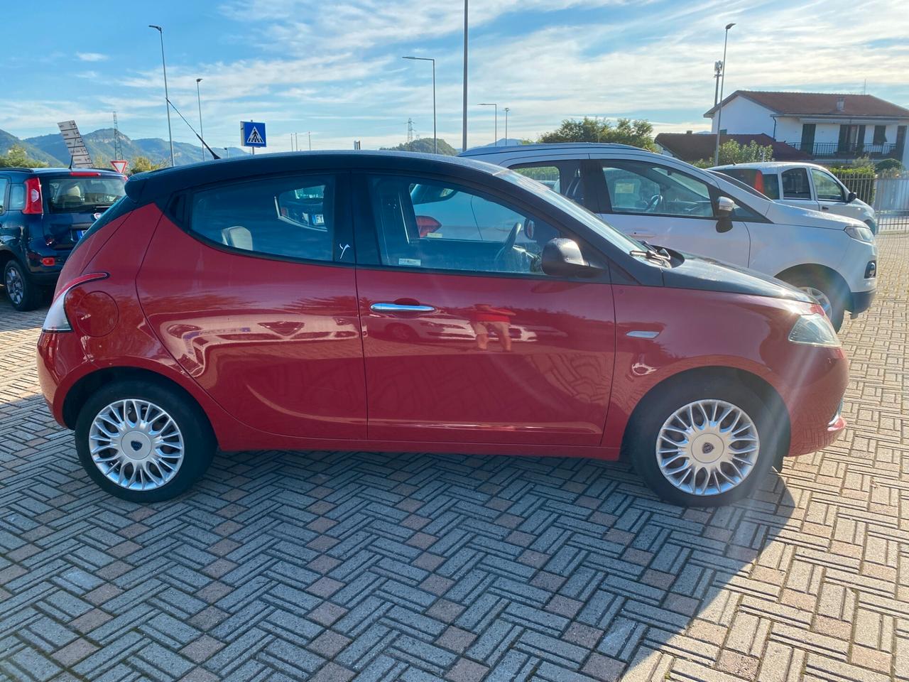 Lancia Ypsilon 1.2 69 CV 5 porte Silver