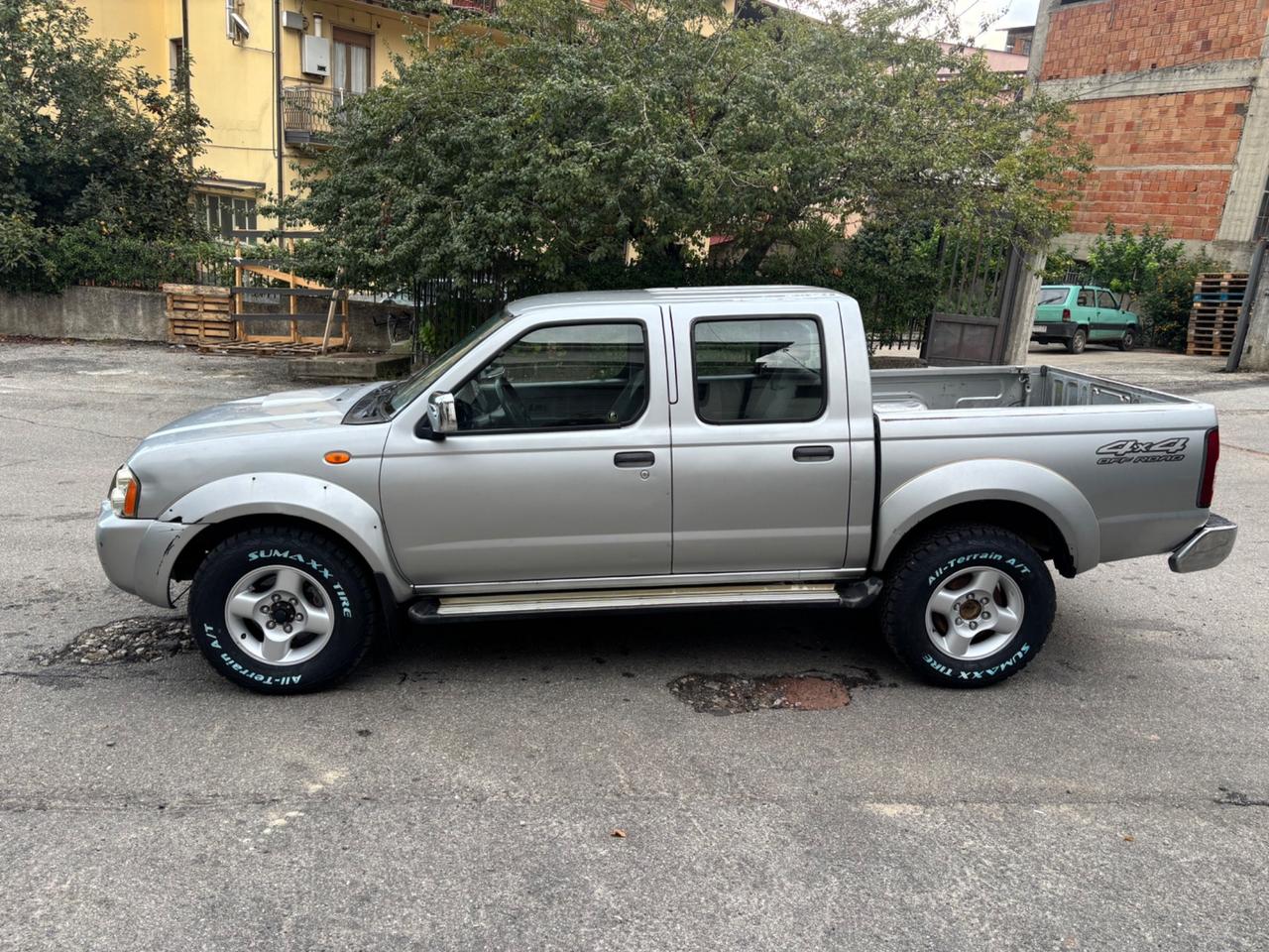 Nissan Navara 2500 turbo diesel 133cv