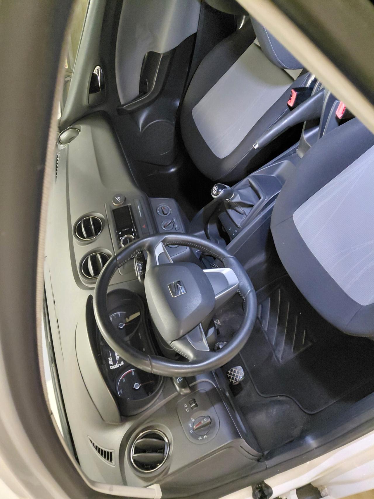 SEAT IBIZA ANNO 2014 DS 1.6 ADATTA NEOPATENTATI KM 130 MILA