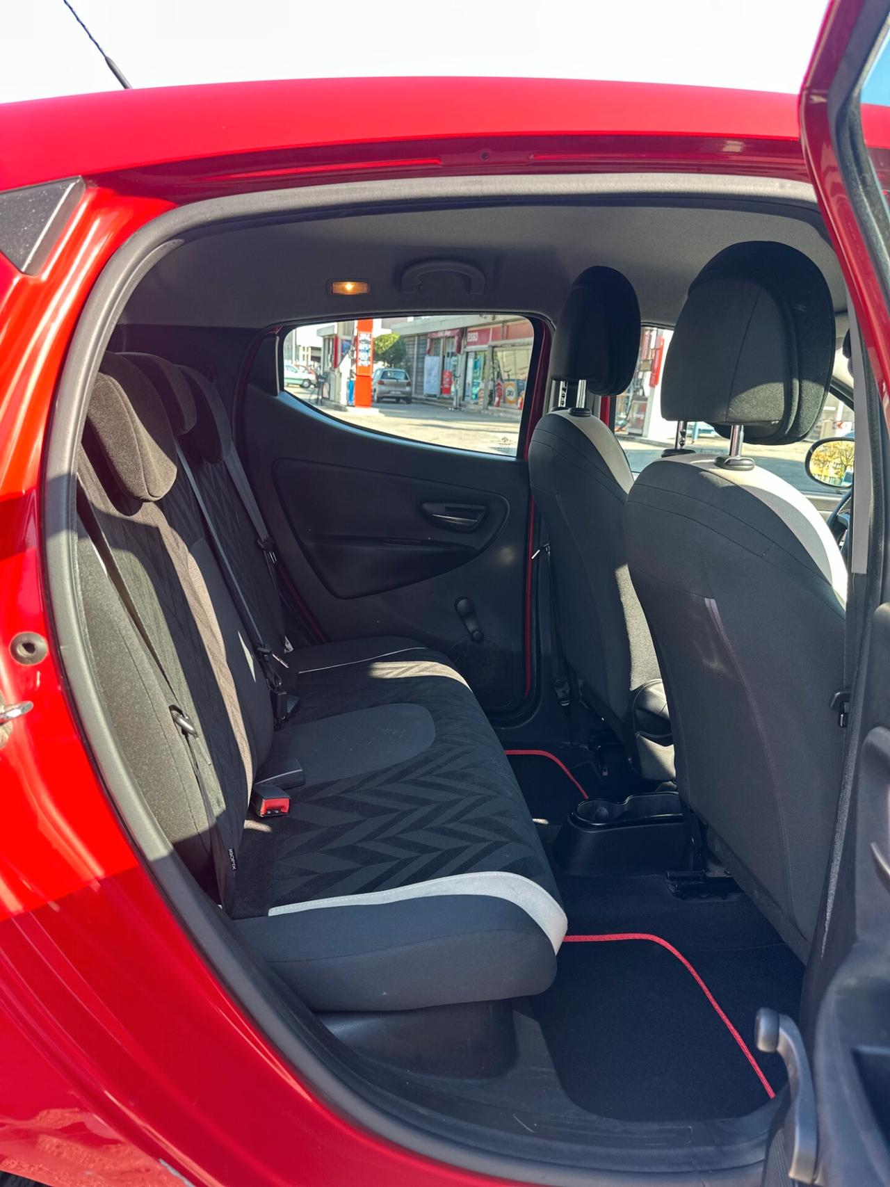 Lancia Ypsilon 1.2 69 CV 5 porte Platinum