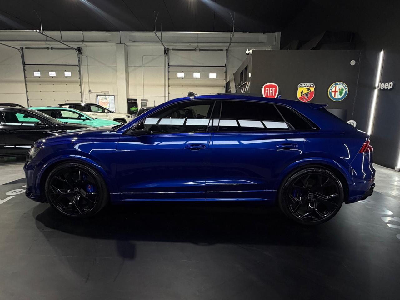Audi Q8 RS TFSI V8 quattro tiptronic