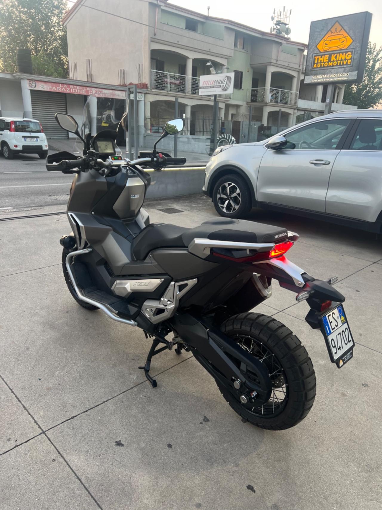 Honda X-ADV 750 .