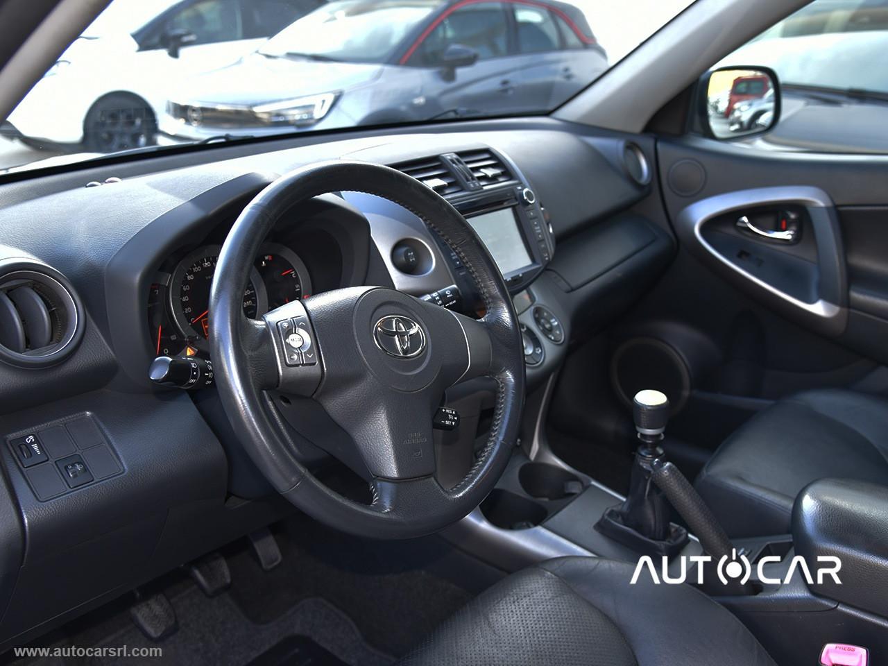 TOYOTA RAV4 2.2 D-4D 177 CV Luxury