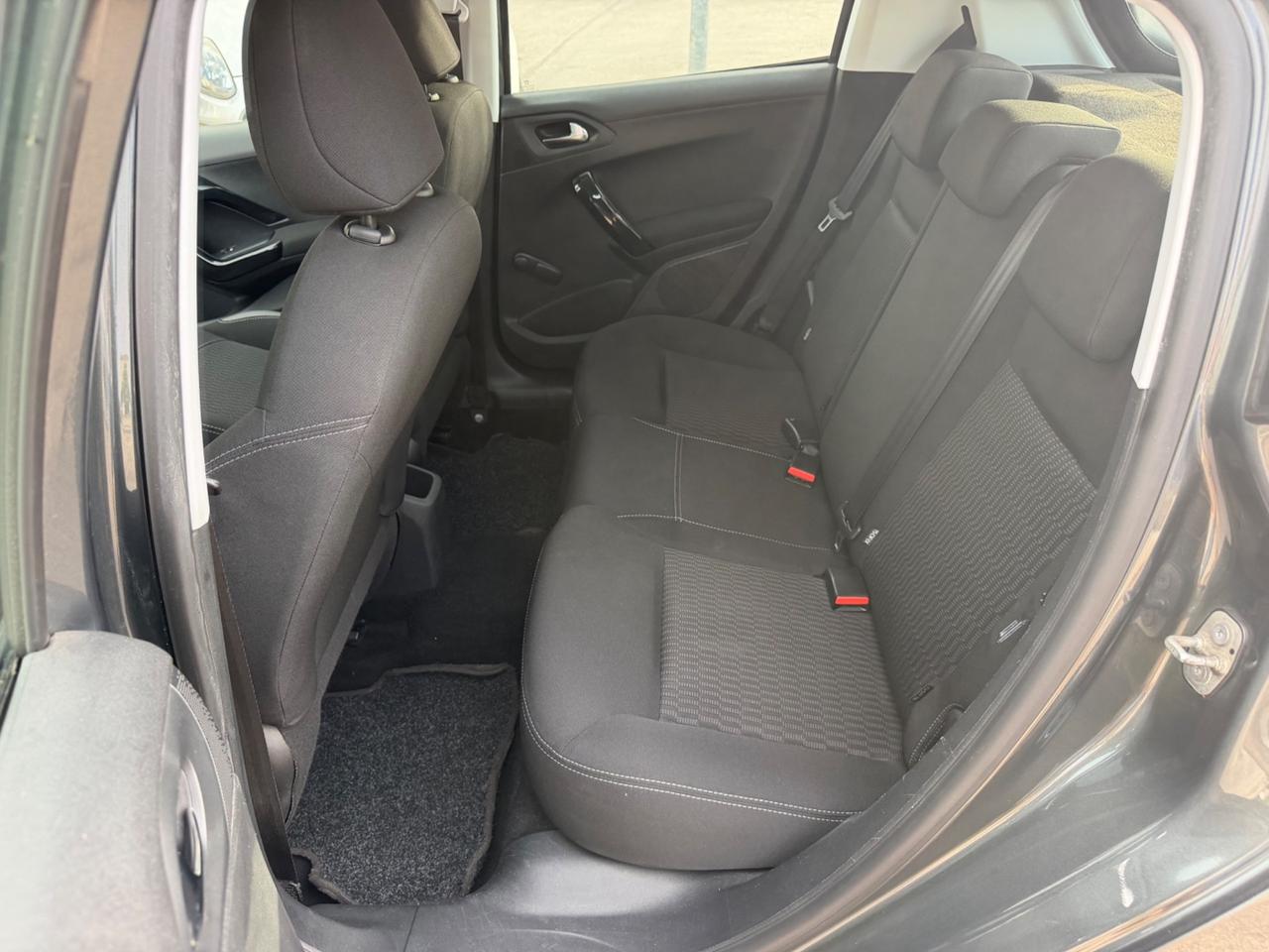 Peugeot 208 Allure 1.6 Diesel 75 cv 2016
