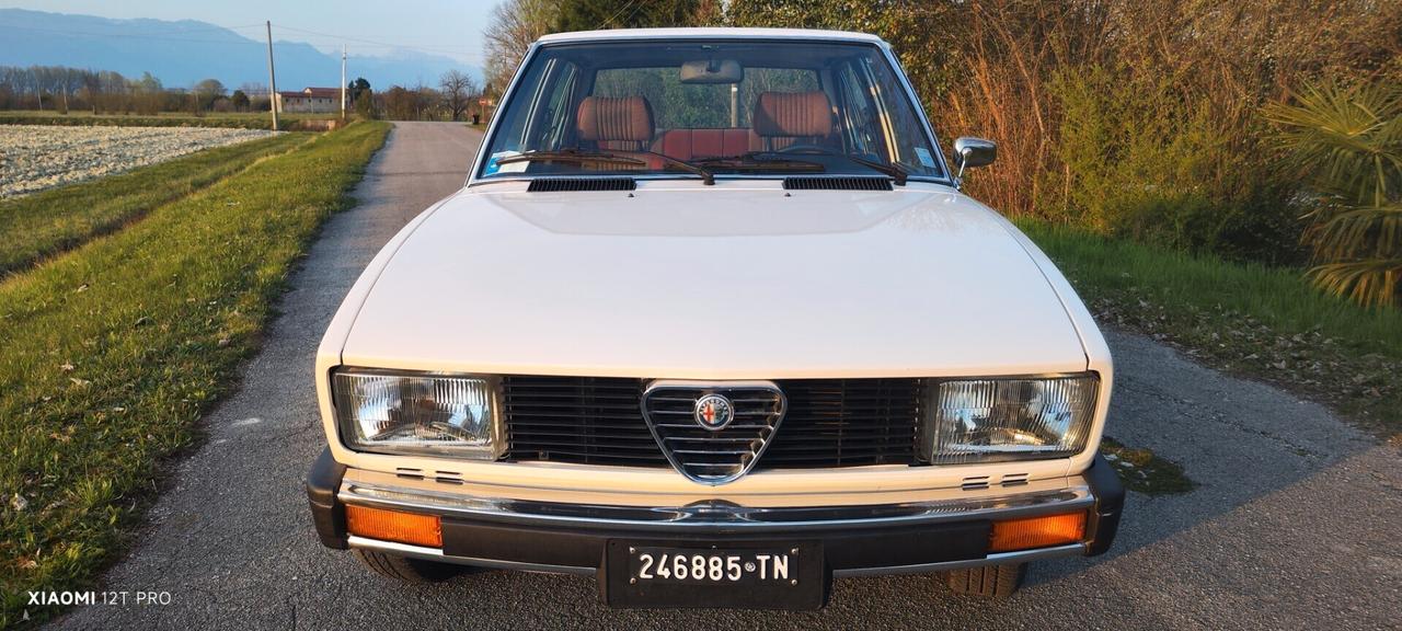 Alfa Romeo Alfetta 2.0 122cv (12.569km ORIG.)