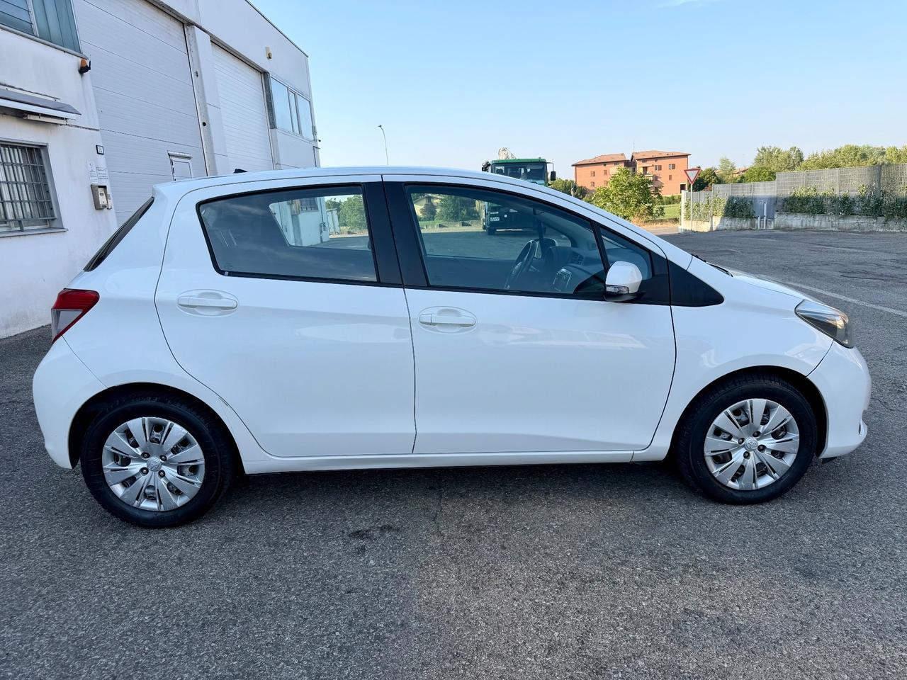 Toyota Yaris 1.0benz 2012 120.000km per neopatentati
