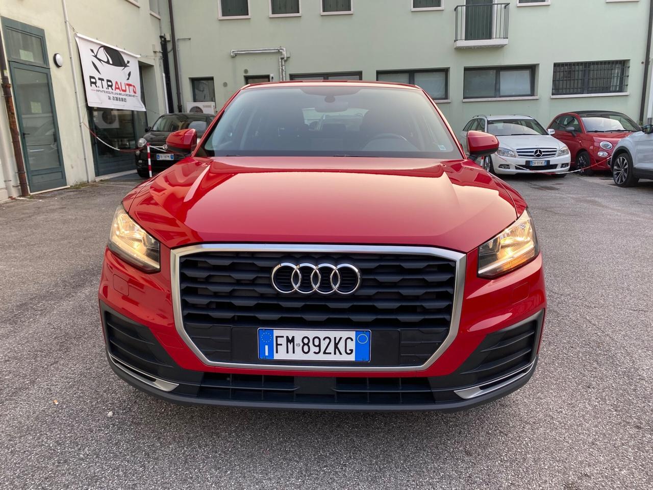 Audi Q2 1.6 TDI Business RED