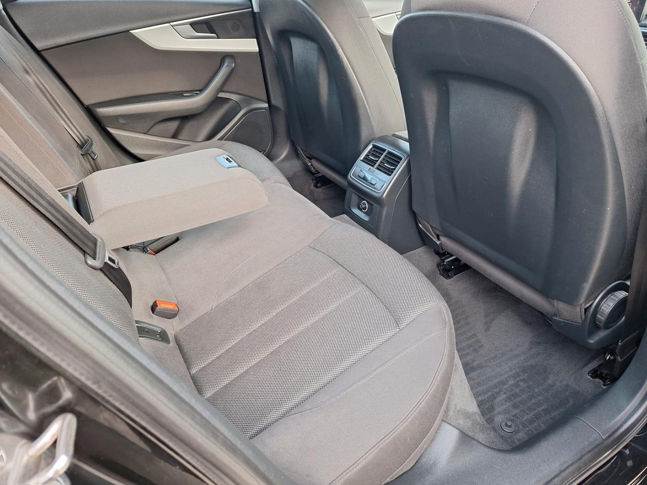 Audi A4 Avant 2.0 TDI 150 CV S tronic line edition