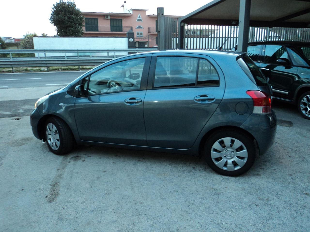 Toyota Yaris 1.3 5 porte Sol GPL